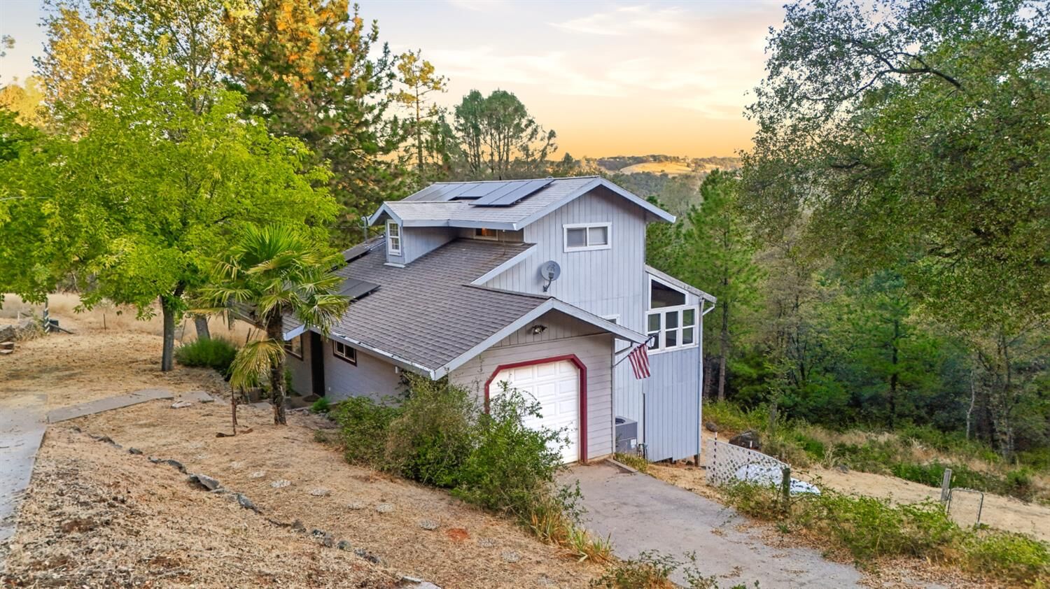 Property Photo: 11657 Deerlick Road CA 95975