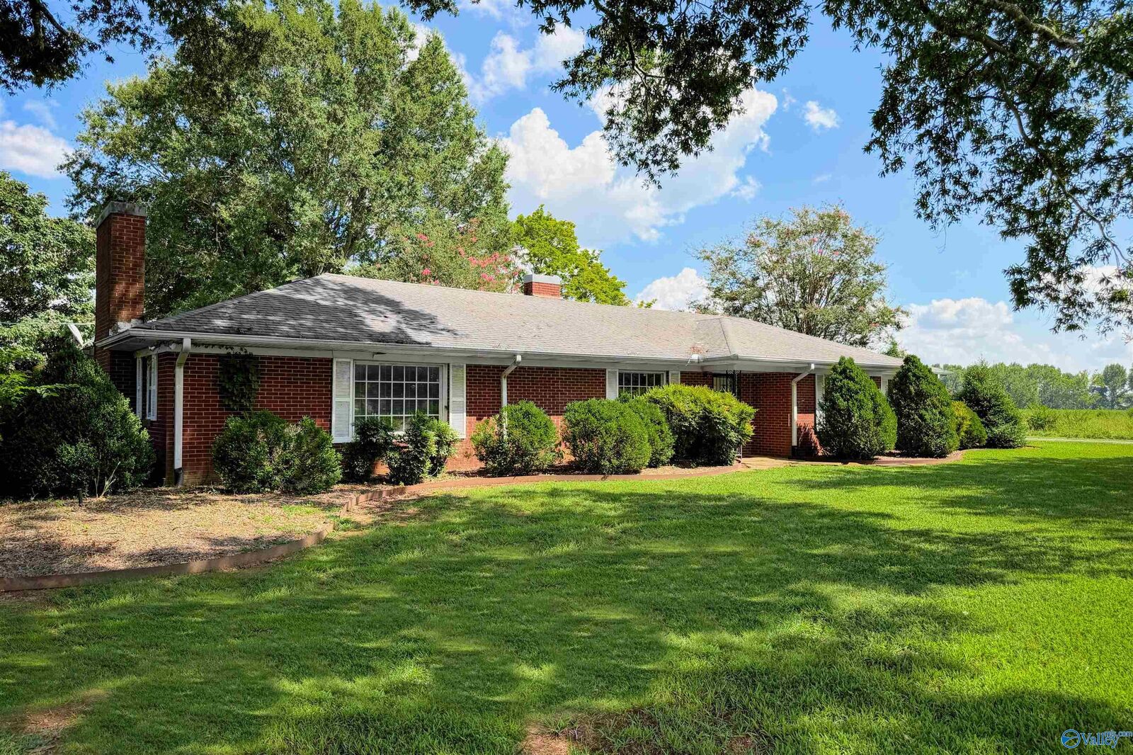 Property Photo:  2075 US Highway 31  AL 35611 
