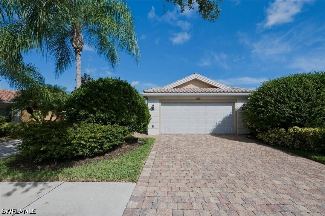 Property Photo: 7405 Emilia Lane FL 34114