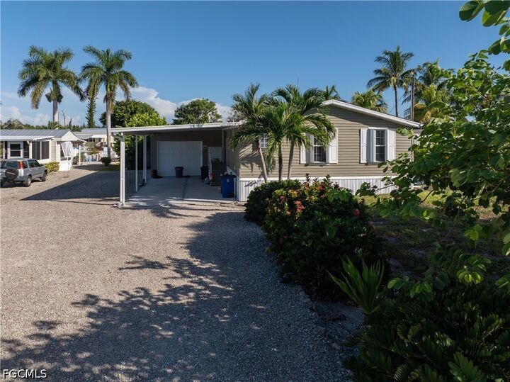 Property Photo:  4826 Sandpiper Drive SW  FL 33956 