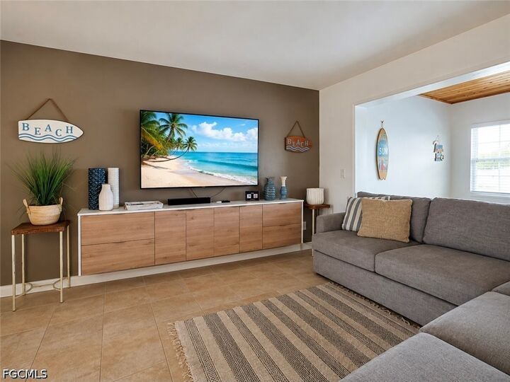 Property Photo:  5314 Cobalt Court  FL 33904 