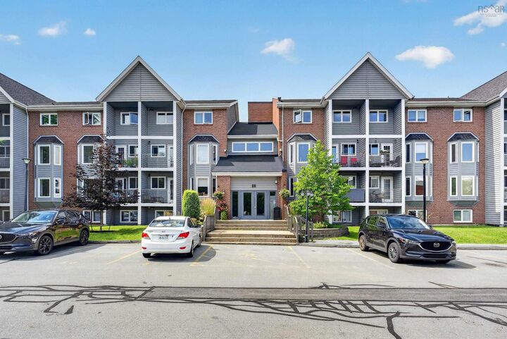 Property Photo:  211 15 Knightsridge Drive  NS B3M 3S9 