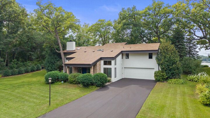 Property Photo:  5605 Evergreen Lane N  MN 55442 