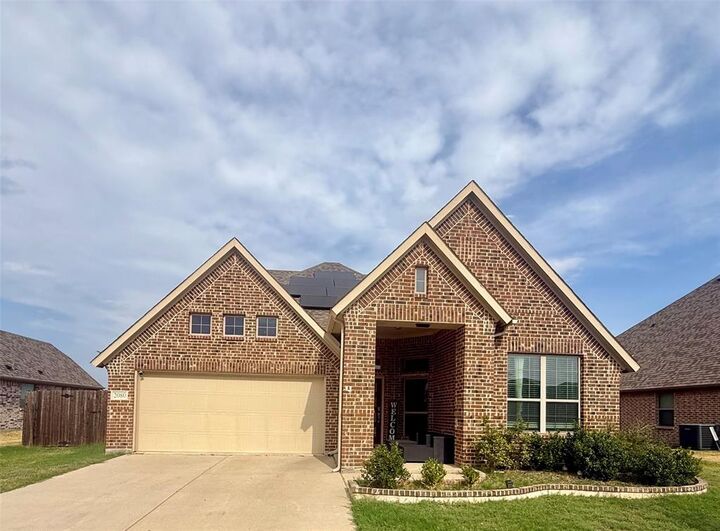 Property Photo: 2080 Abela Drive TX 75165
