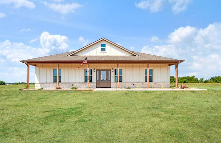 Property Photo:  225 Private Road 33083  TX 75486 
