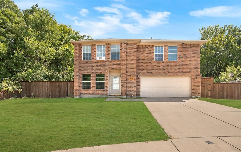 Property Photo: 6659 Leaning Oaks Street TX 75241