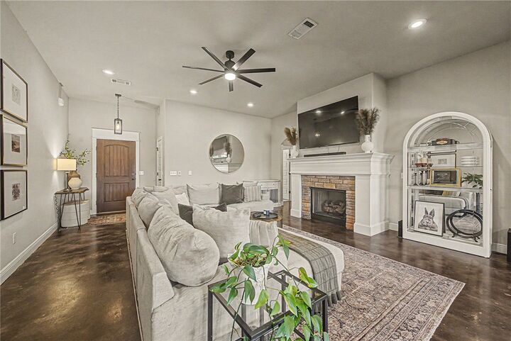Property Photo:  12889 Canopy Oaks Drive  AR 72730 