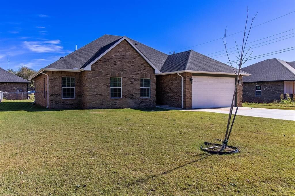 Property Photo: 8816 N Shartel Avenue OK 73114