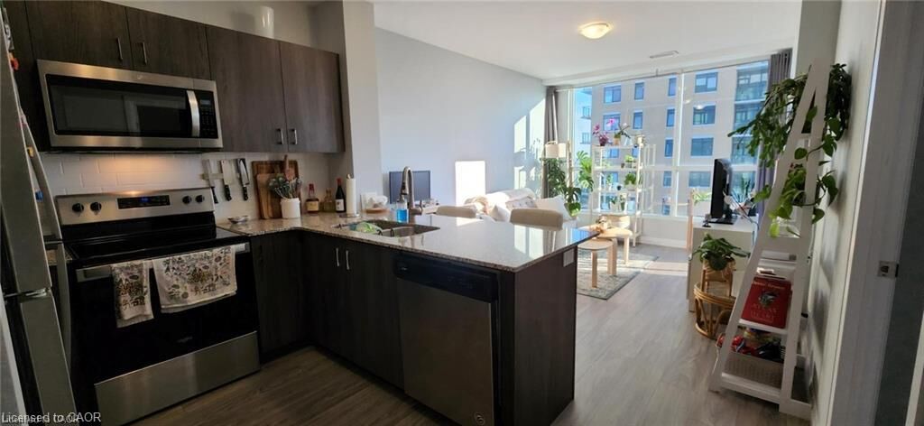 Property Photo:  104 Garment (Tower 2) Street 1806  ON N2G 0C3 