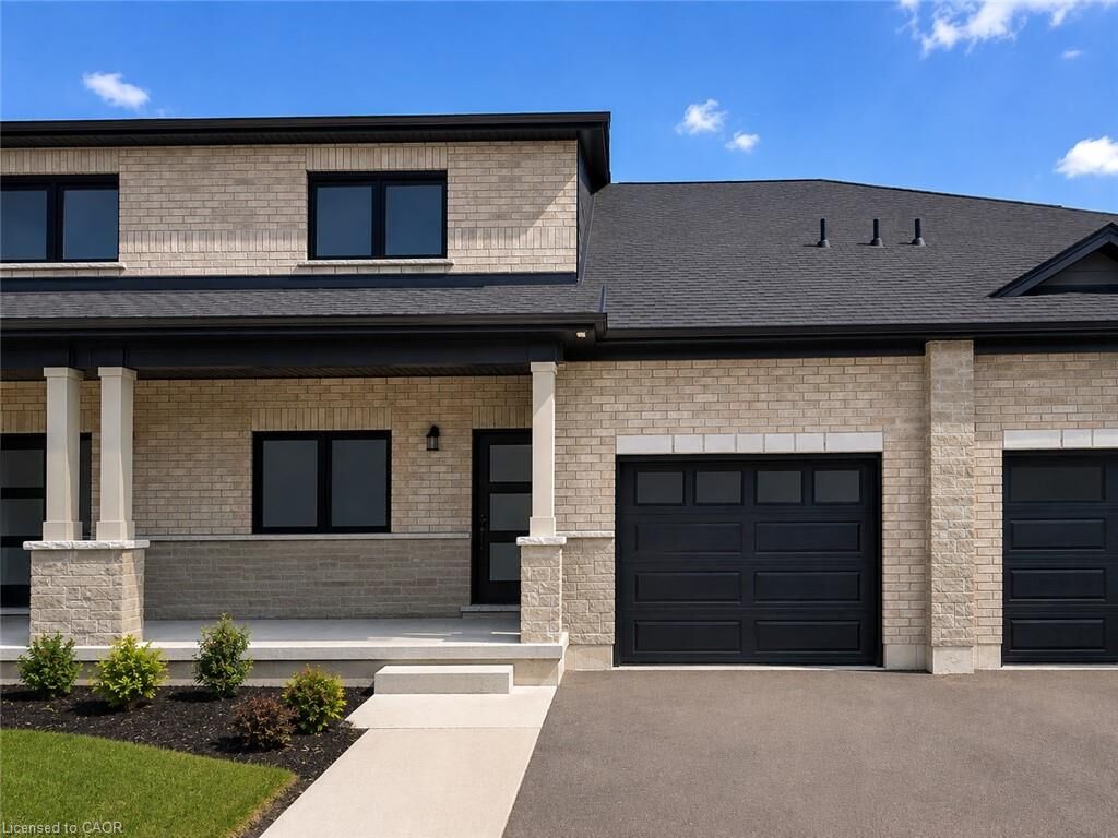 Property Photo:  66 Robins Place  ON N3Y 0E3 