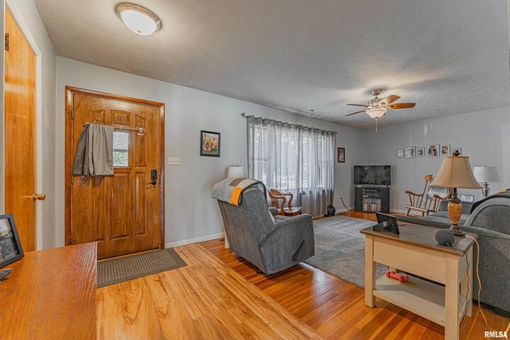 Property Photo: 1031 N Monroe Street IL 62656