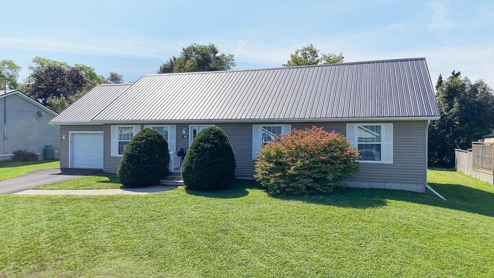 Property Photo:  30 Harland View Drive Drive  PE C1B 1W3 