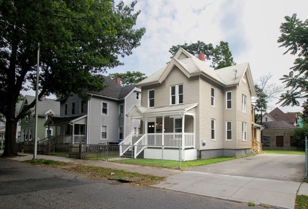 Property Photo:  129 Catharine St  MA 01109 