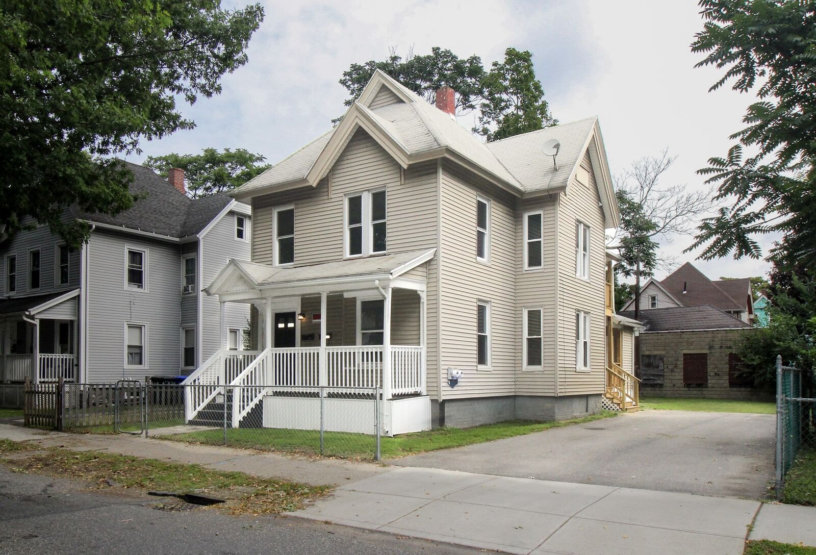 Property Photo: 129 Catharine St MA 01109