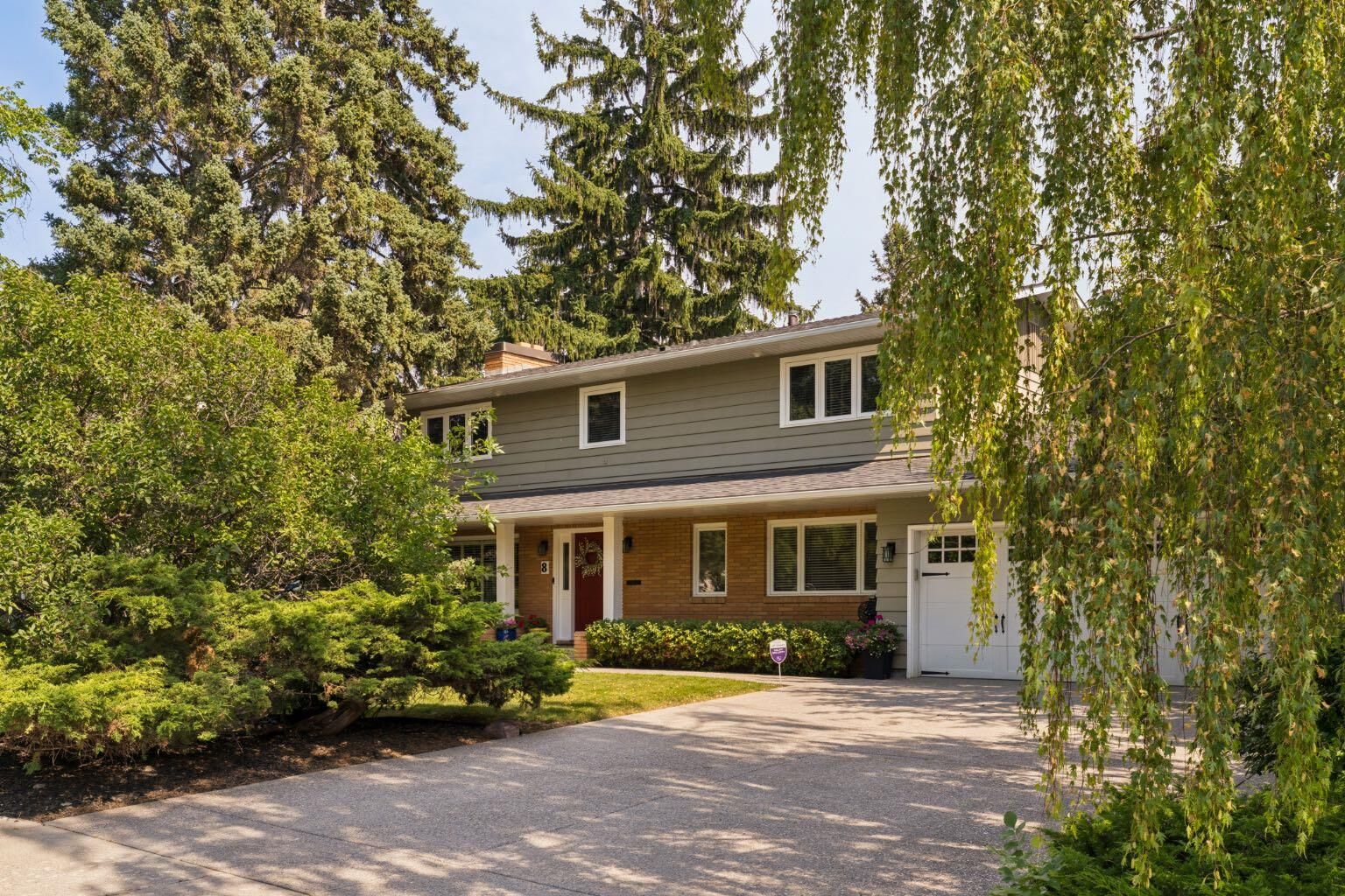 Property Photo: 8 Maryland Place SW AB T2V 2E4