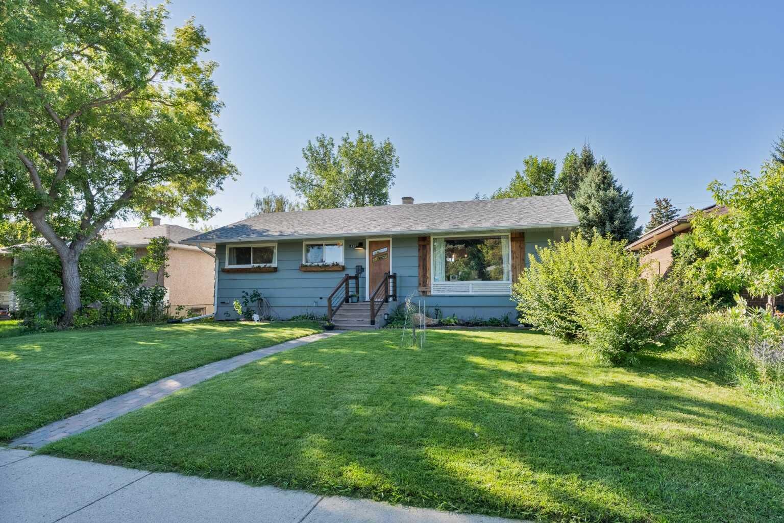 Property Photo:  1814 14 Avenue S  AB T1K 0V1 