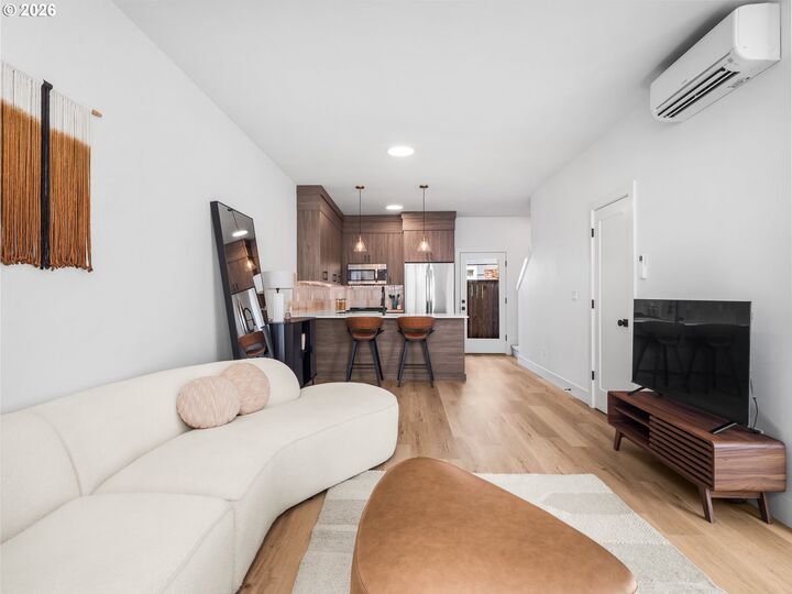 Property Photo: 7550 NE Morris St OR 97213