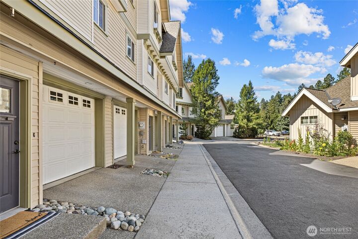 Property Photo: 215 Sagebrook Lane WA 98922