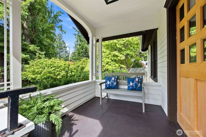 Property Photo:  14622  18th Avenue SW  WA 98166 