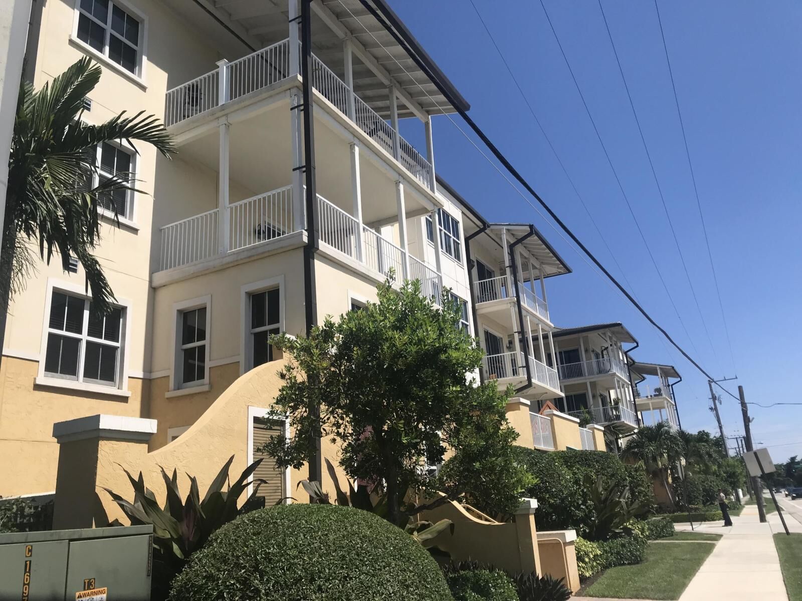 Property Photo: 3960 N Flagler Drive 304 FL 33407