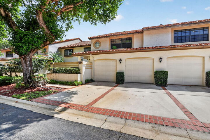 Property Photo: 7917 La Mirada Drive FL 33433