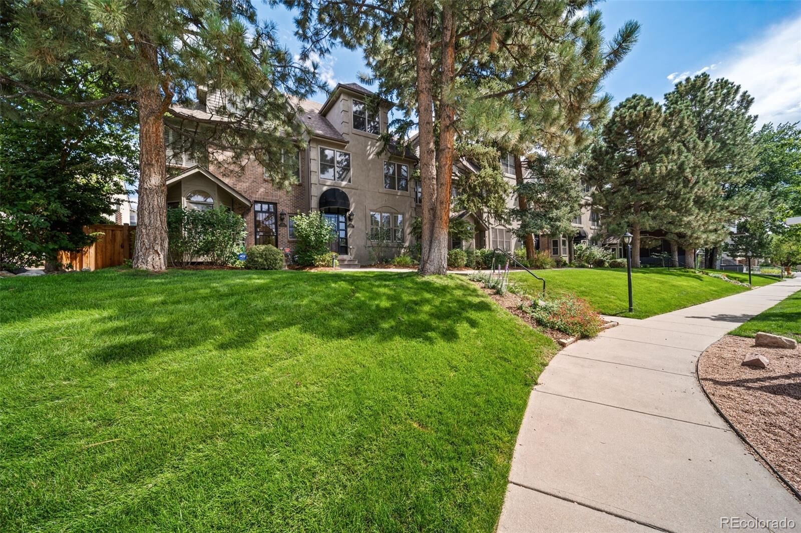 Property Photo:  124 Jackson Street  CO 80206 