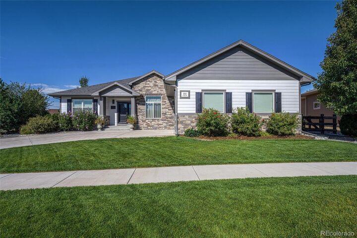 Property Photo: 553 S 22nd Avenue CO 80601