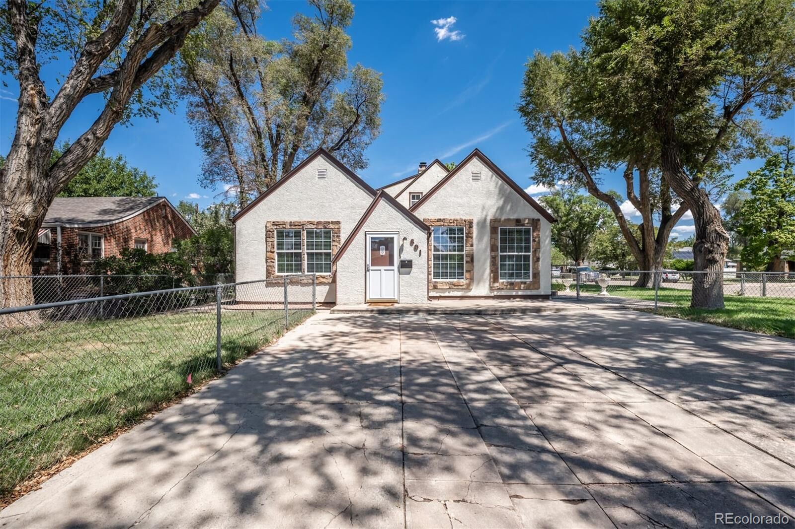 Property Photo: 601 W Pitkin Avenue CO 81004