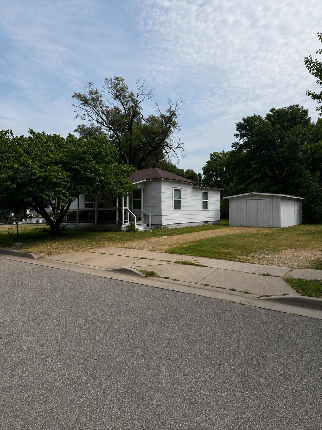 Property Photo: 226 N Residence St KS 67042