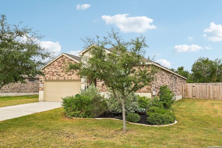 Property Photo: 6063 Ballast Trl TX 78132