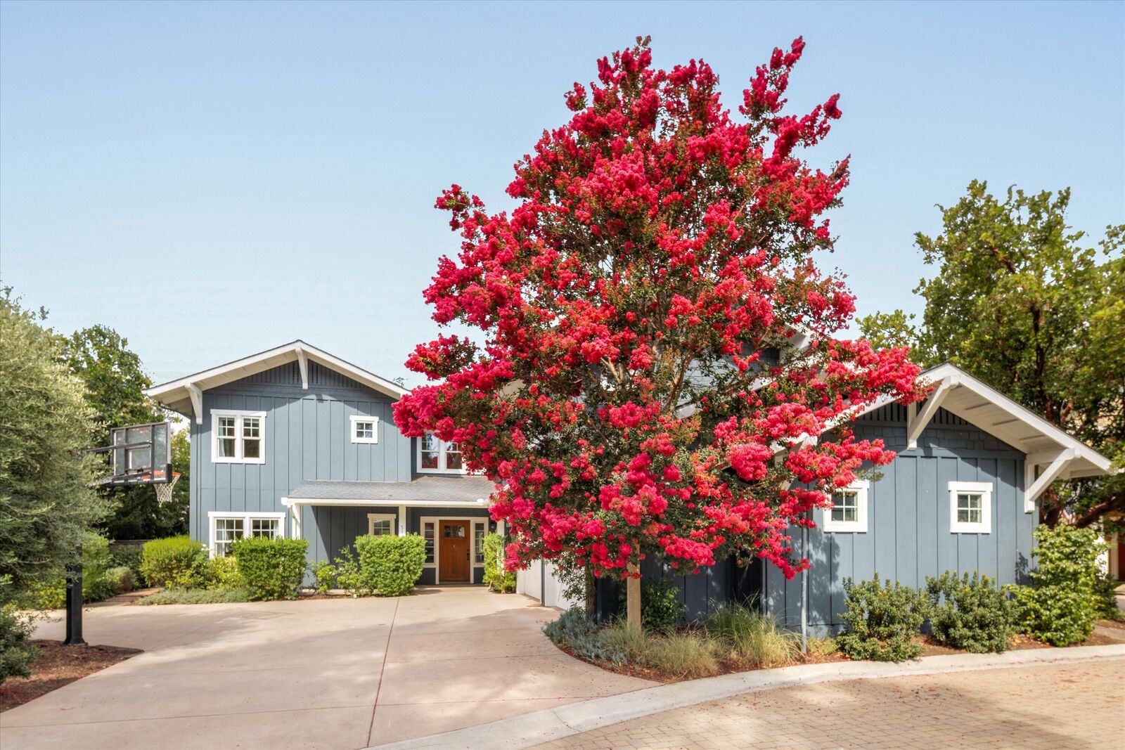 Property Photo:  5139 Cathedral Oaks Road  CA 93111 