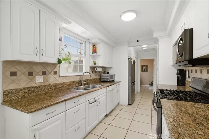 Property Photo:  6836 Aura  CA 91335 