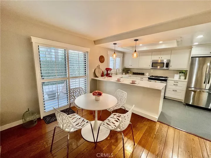 Property Photo:  312 Pasadena 10 (C)  CA 91030 