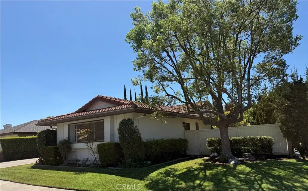 Property Photo:  25382 Shawnee  CA 92630 