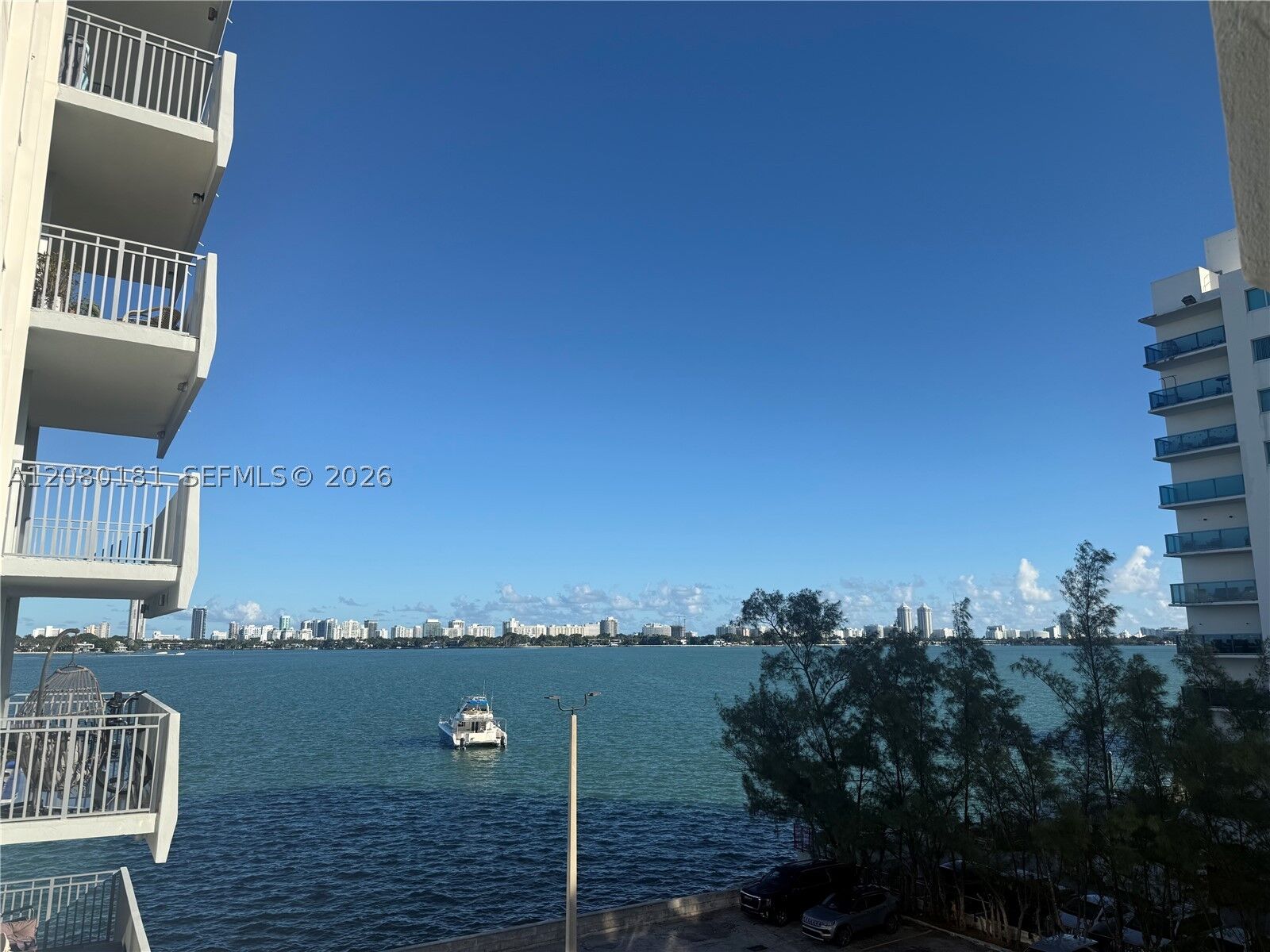 Property Photo:  