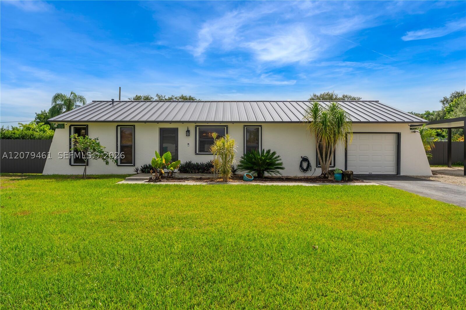 Property Photo: 32205 SW 199th Ct FL 33030