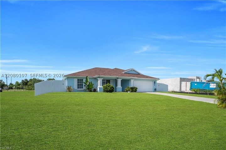 Property Photo: 3902 3rd St SW FL 33976