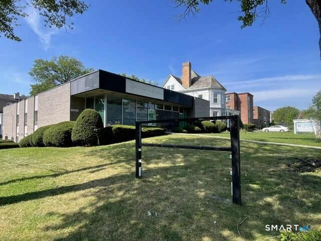 Property Photo:  593 Farmington Avenue  CT 06105 