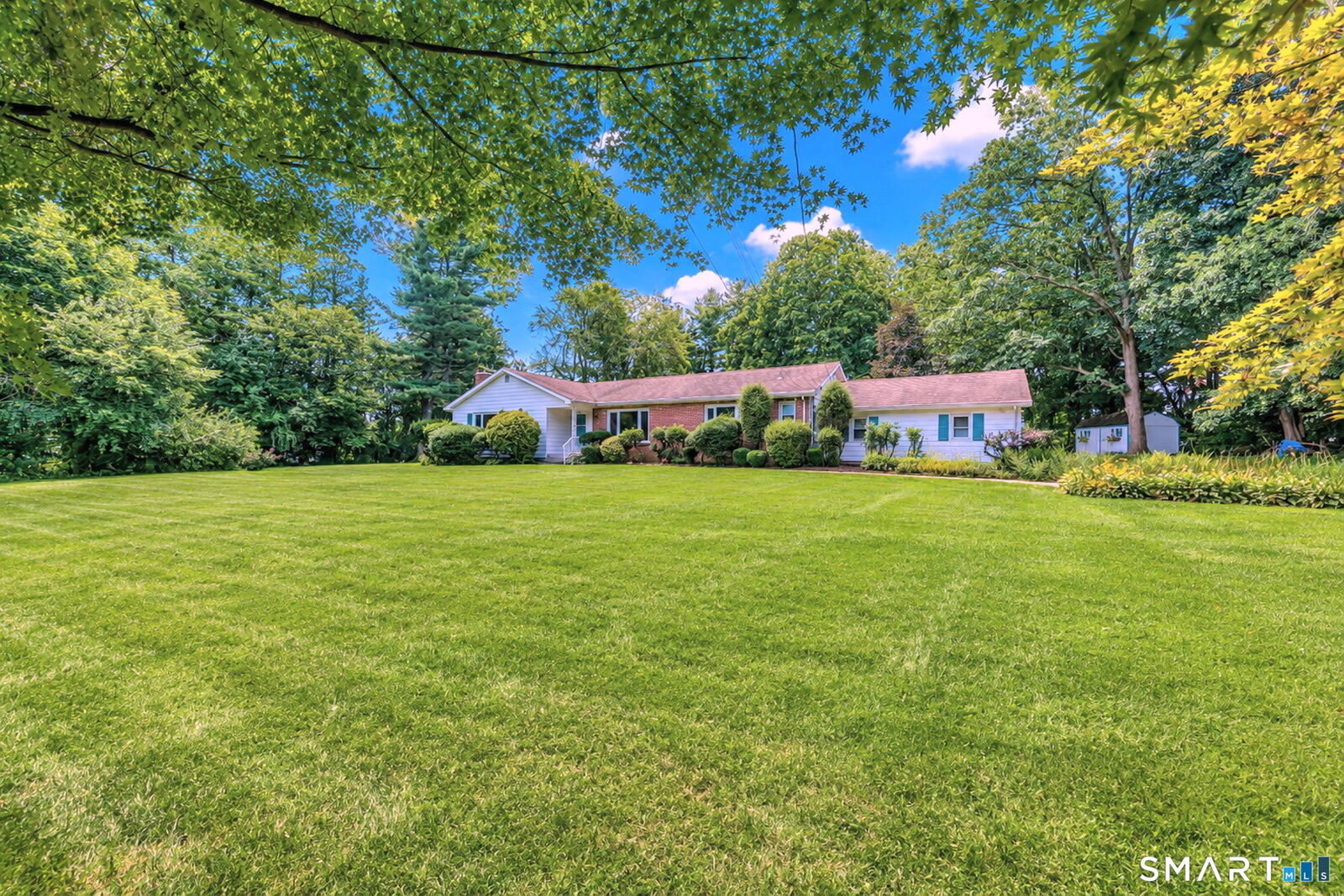 Property Photo:  10 Vernon Court  CT 06525 