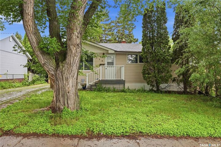 Property Photo:  110 McCannel Street  SK S4R 3V1 