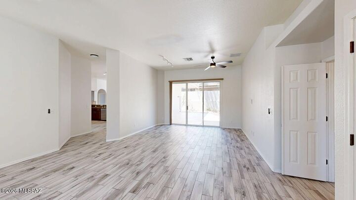 Property Photo: 12511 N Forest Lake Way AZ 85755