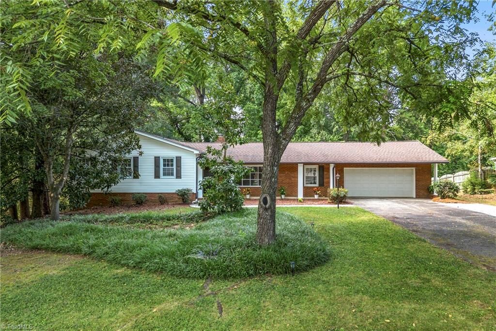 Property Photo:  107 Ben Nevis Drive  NC 27284 