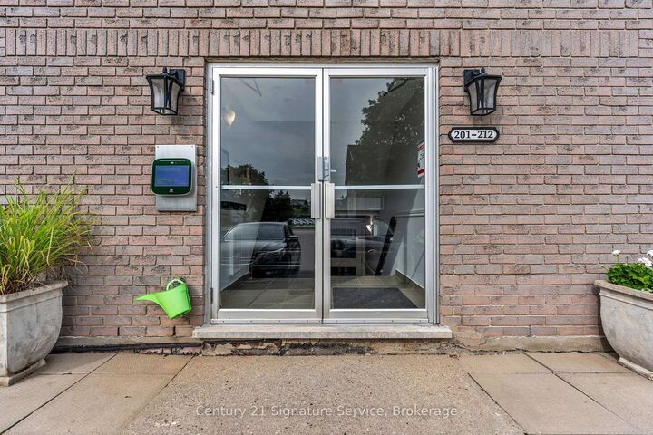 Property Photo:  50 Campbell Court 202  ON N5A 7T6 