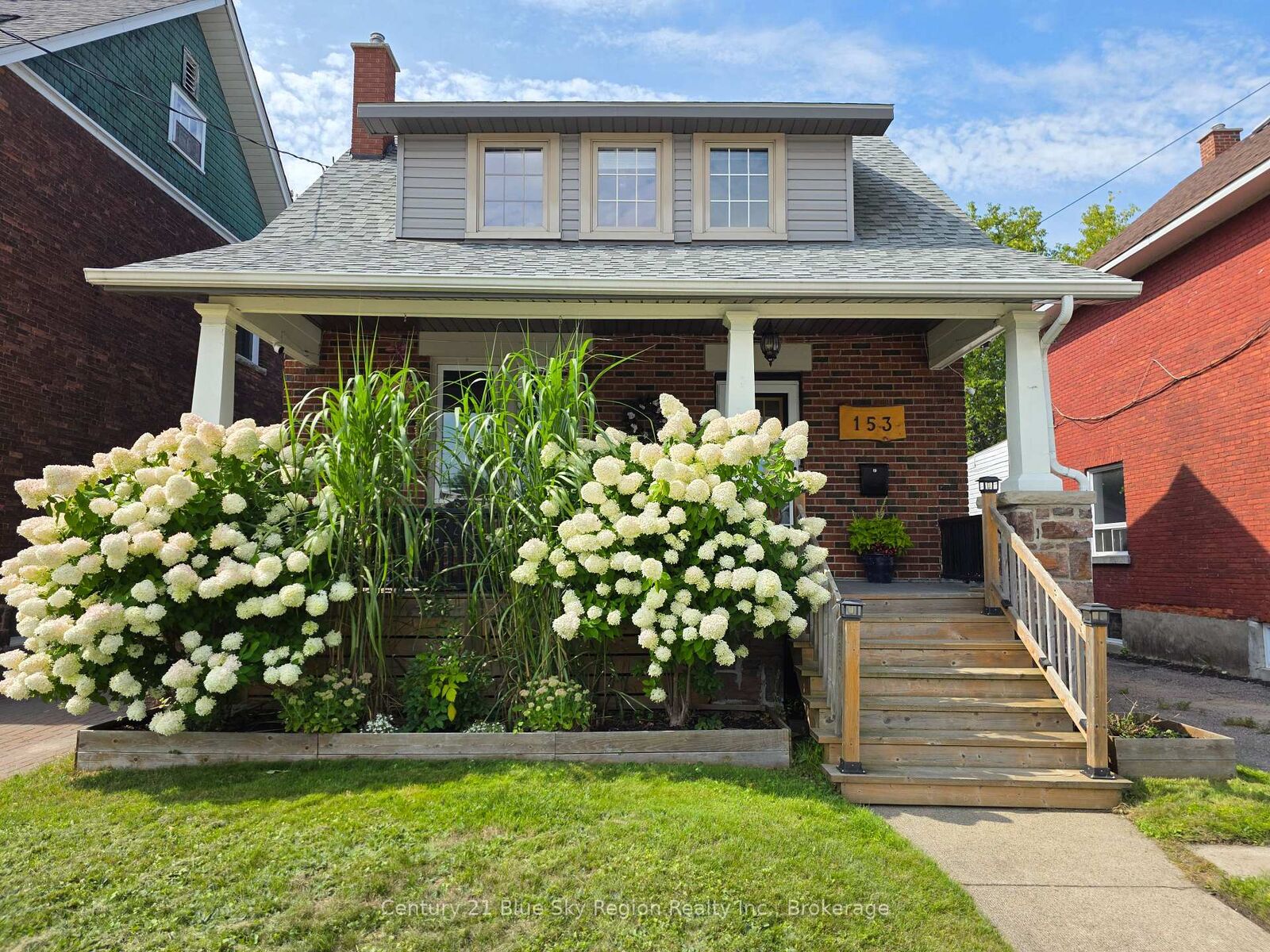 Photo de la propriété: 153 First Avenue W ON P1B 3B8