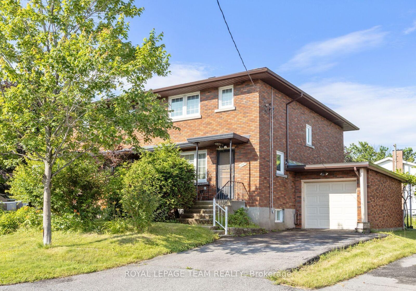 Property Photo:  1020 Riddell Avenue S  ON K2C 2J5 