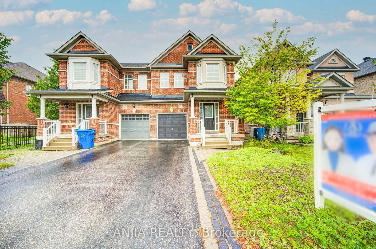 Property Photo:  88 Cabin Trail Crescent  ON L4A 0S7 