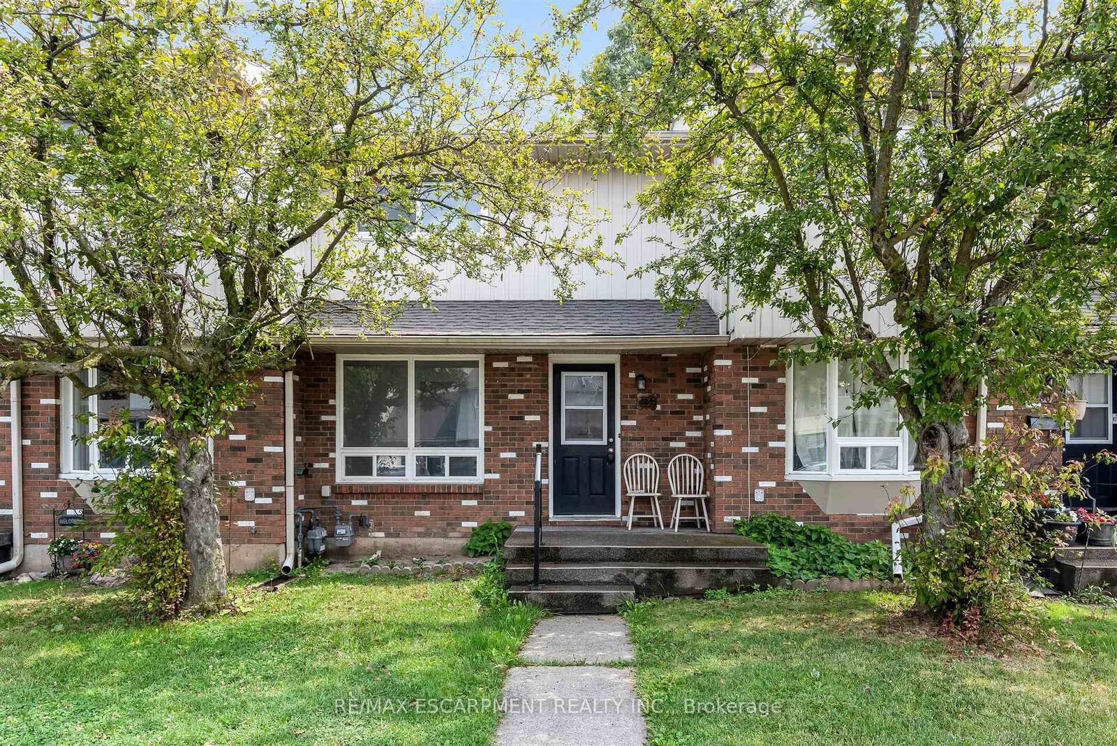 Property Photo:  100 Brownleigh Avenue 284  ON L3B 5V8 