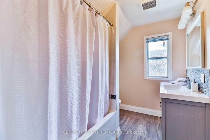 Property Photo:  1111 Dufferin Street  ON M6H 4B5 