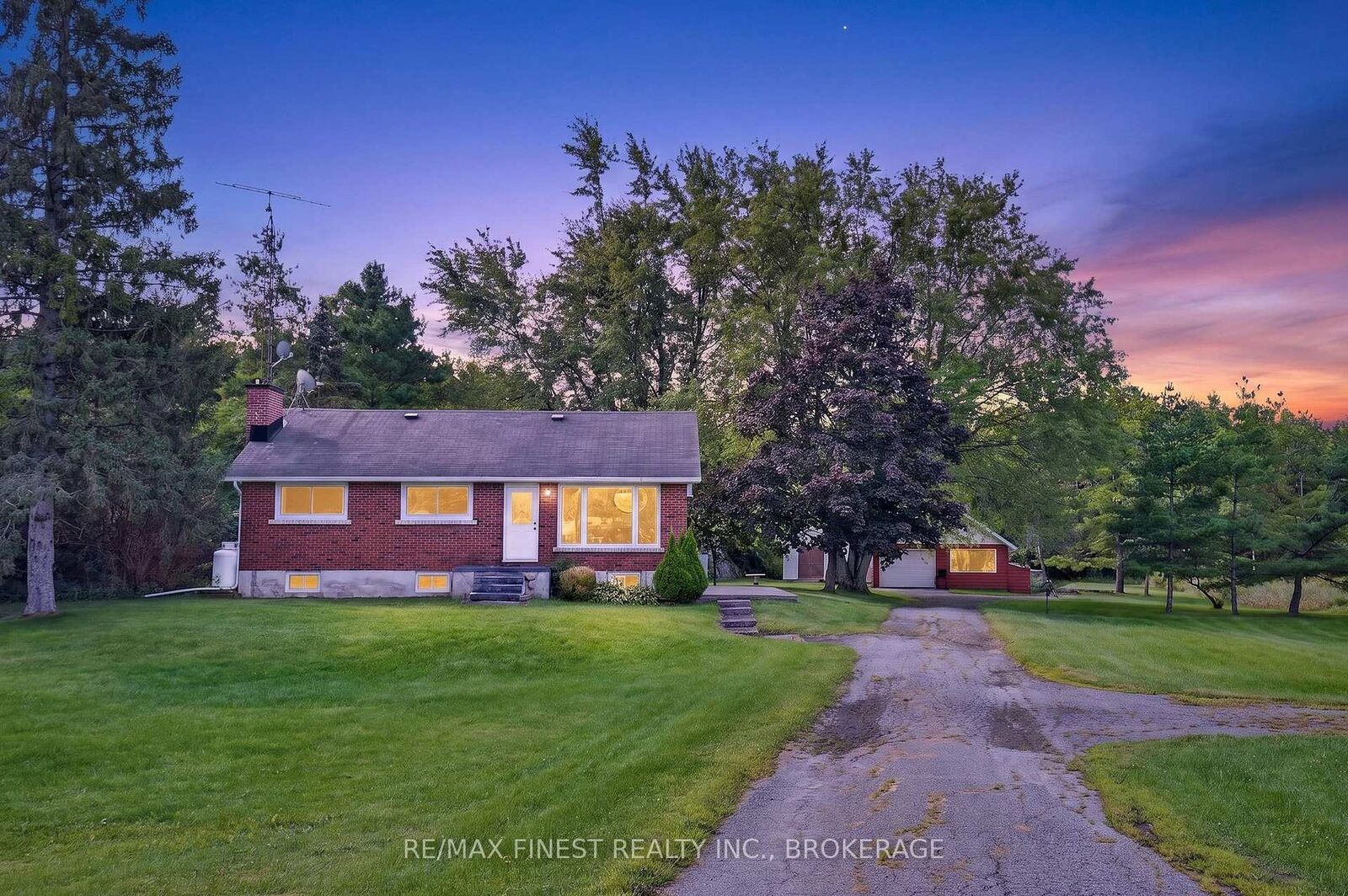 Property Photo:  513 County Road 2 N/A  ON K7G 2V4 