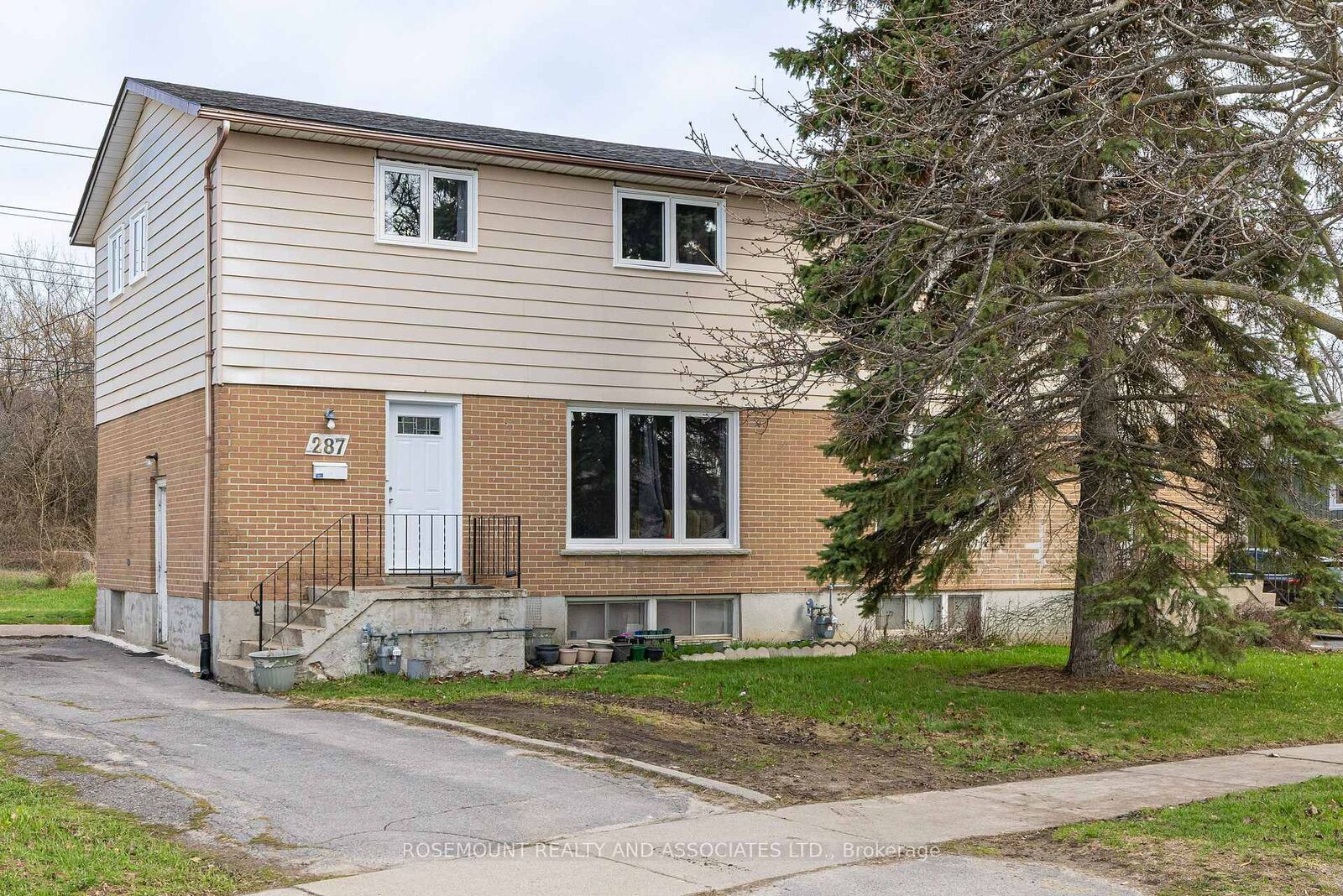 Property Photo:  287 Sutherland Drive  ON K7K 5Y6 